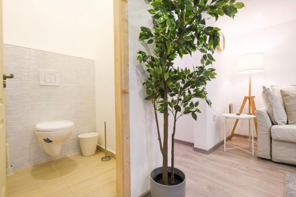 2 Bedroom Flat In Nyar Str., Boutique บูดาเปสต์ ภายนอก รูปภาพ