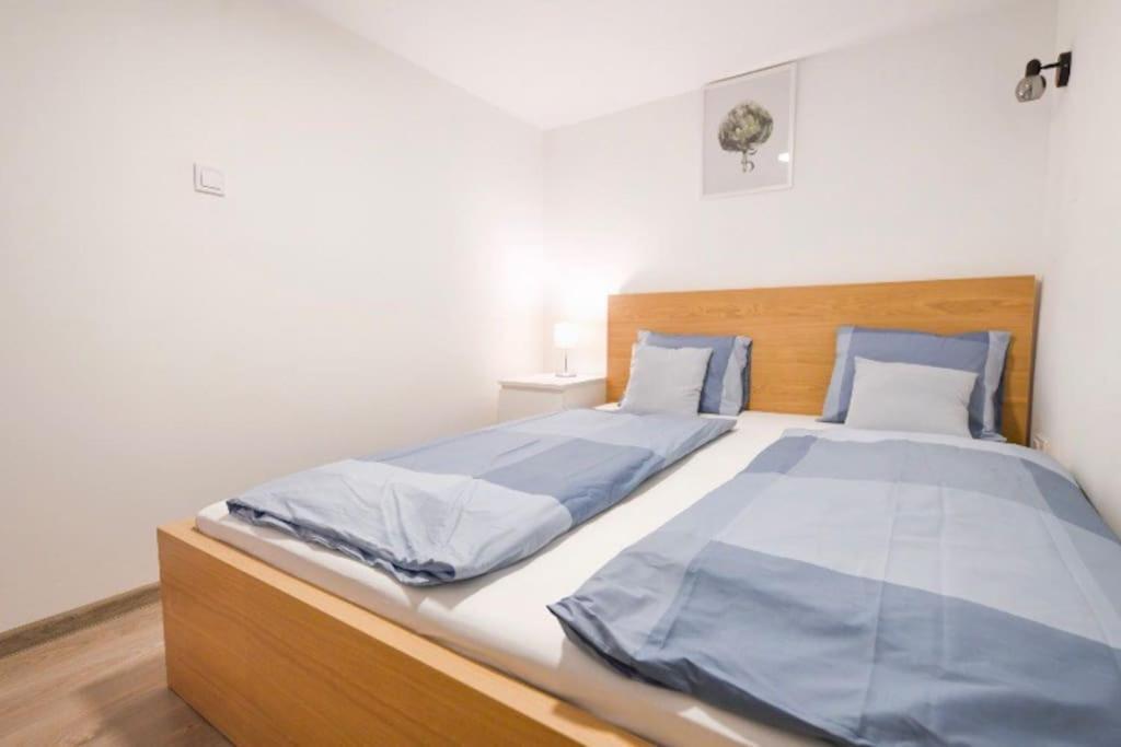 2 Bedroom Flat In Nyar Str., Boutique บูดาเปสต์ ภายนอก รูปภาพ